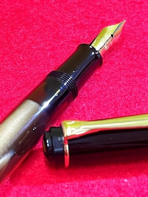 未使用品 ペリカン万年筆 クラシック M200 マーブルブラウン EF 即日配送