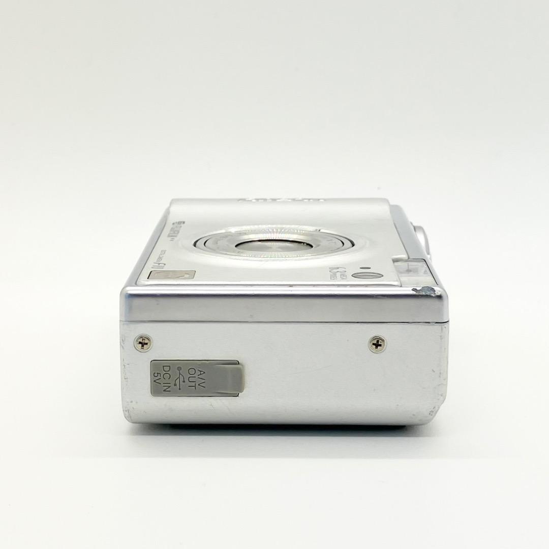 ⭐️名機CCDモデル⭐️FUJIFILM FinePix F10 シルバー 匿名