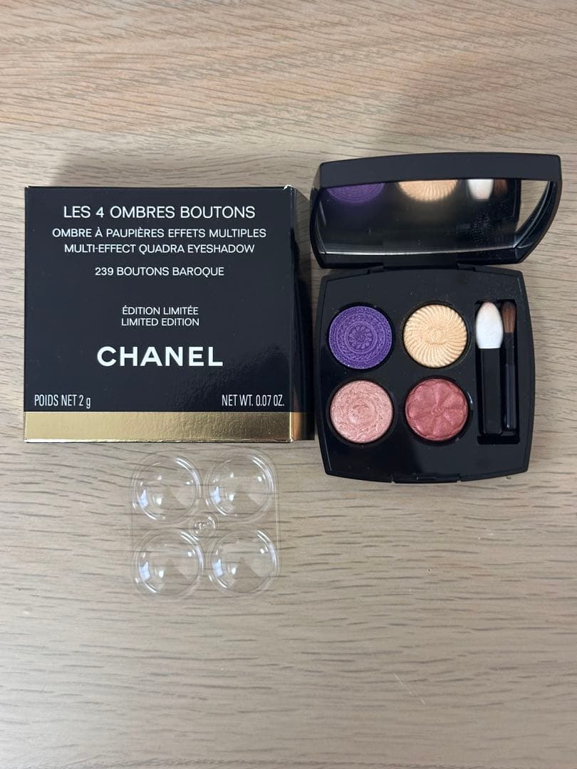 新作特別限定品　CHANEL レ キャトル オンブル ブトン 239