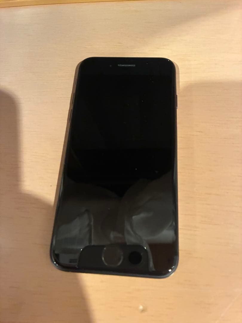 吉*べ様 傷なし　Apple iPhone 8 スペースグレー 本体　64GB