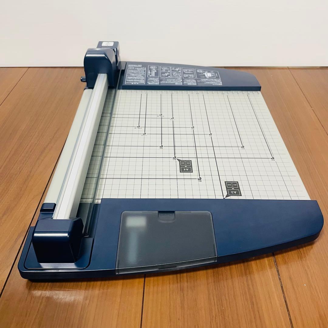 美品　箱付き　KOKUYO DN-TR403 ロータリー式ペーパーカッター