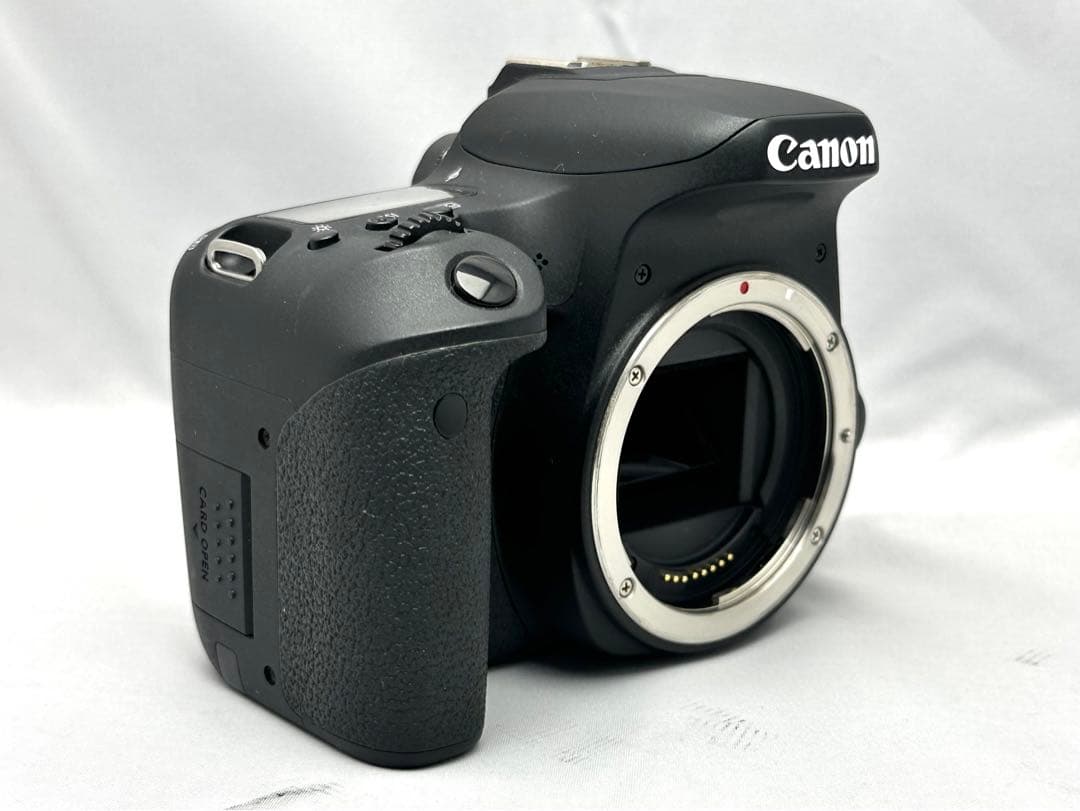 ショット数3600枚！Canon EOS 9000D ダブルズームレンズキット♪