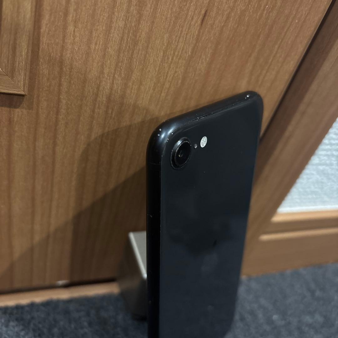 スマホ-Apple iPhone SE(第二世代) ブラック 本体