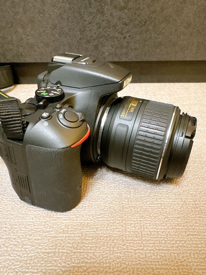 【美品】【ショット数2515枚】ニコン Nikon D5500 レンズキット