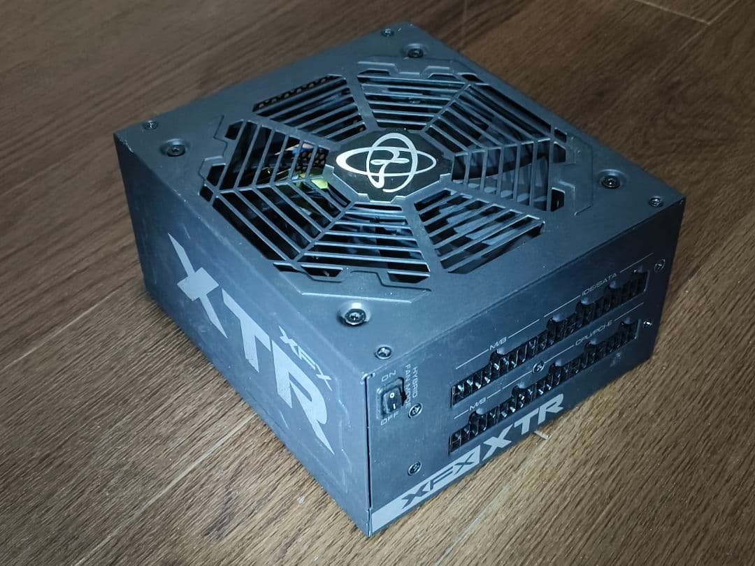 XFX XTR 650W 電源