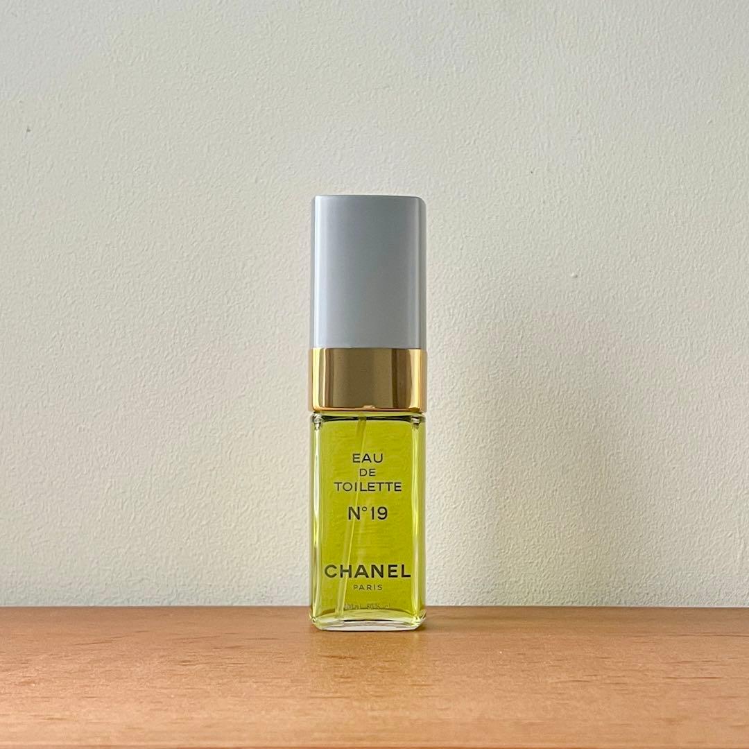 CHANEL No19 Eau de Toilette 100ml 未使用　香水