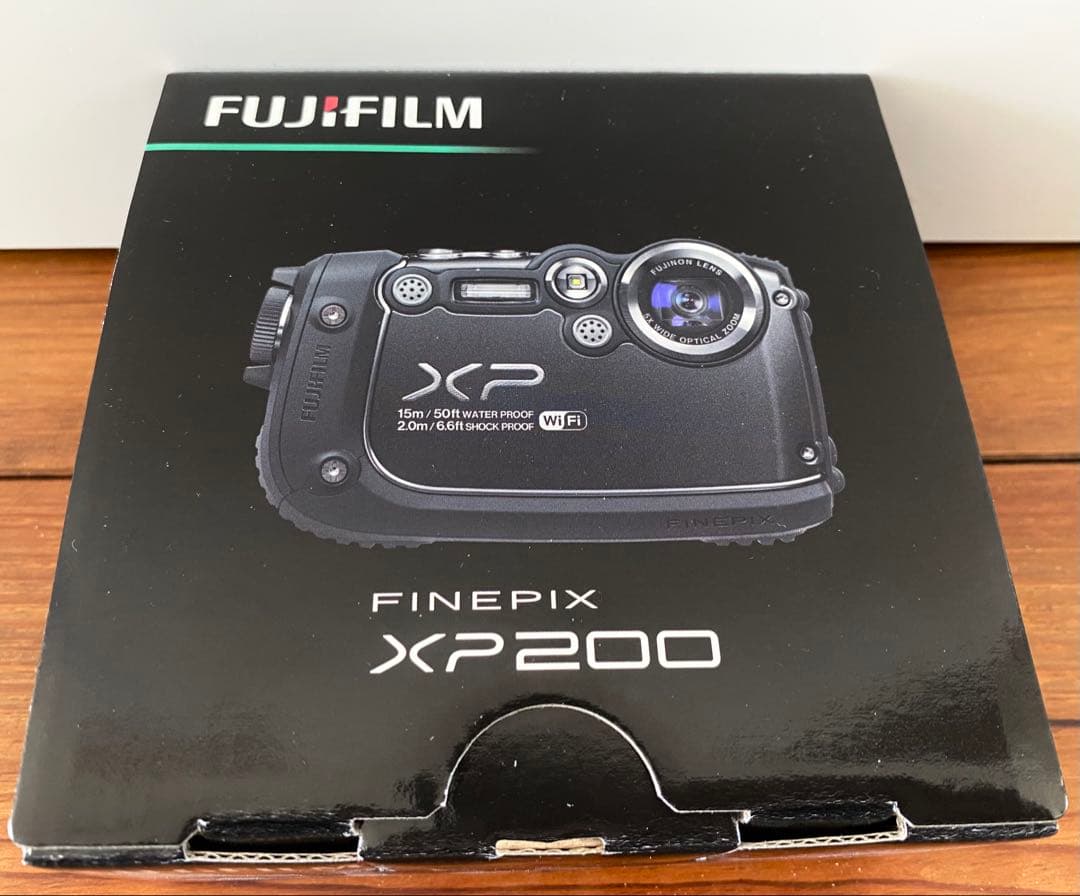 Fujifilm Finepix XP200 デジタルカメラ 防水　耐衝撃