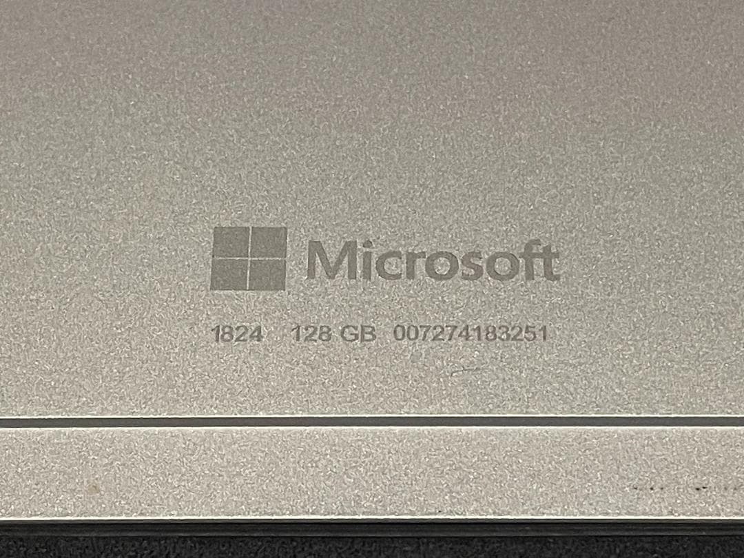 Surface Go 第一世代