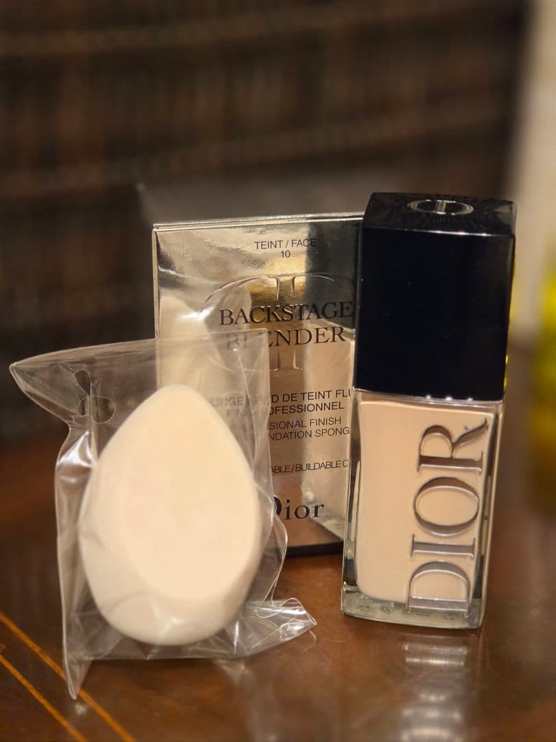 Dior フォーエヴァー フルイド スキン グロウ (SPF50/PA+++)