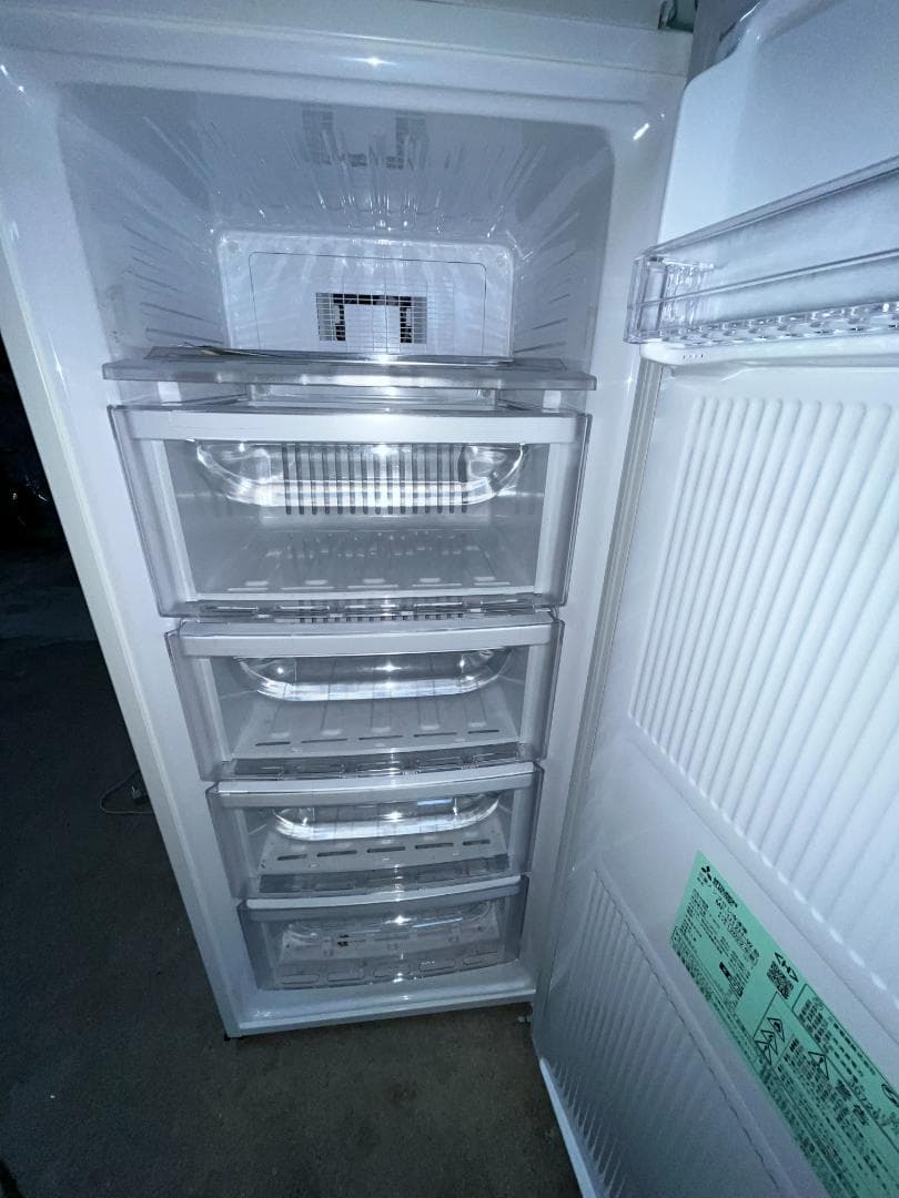 【美品・未使用】三菱 冷凍庫 2022年 121L 省エネ MF-U12H-W