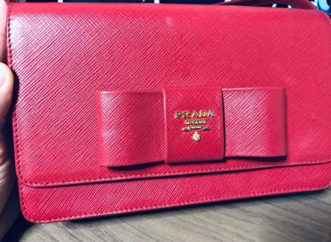 PRADA プラダ ショルダーバッグ 赤