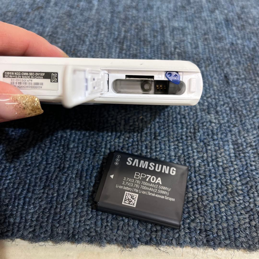 デジタルカメラ 自撮り液晶 サムスン DV150F ホワイト