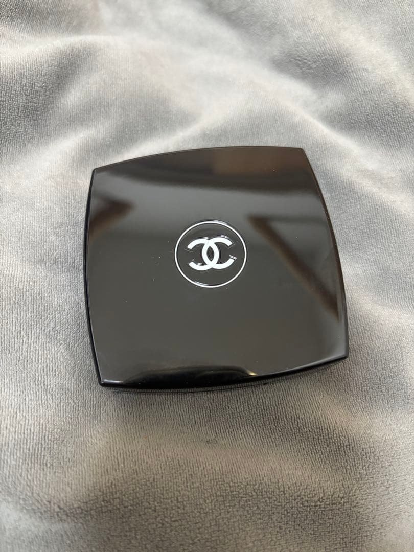 CHANEL レ キャトル オンブル ツイード04 ツイードブラン エ ローズ