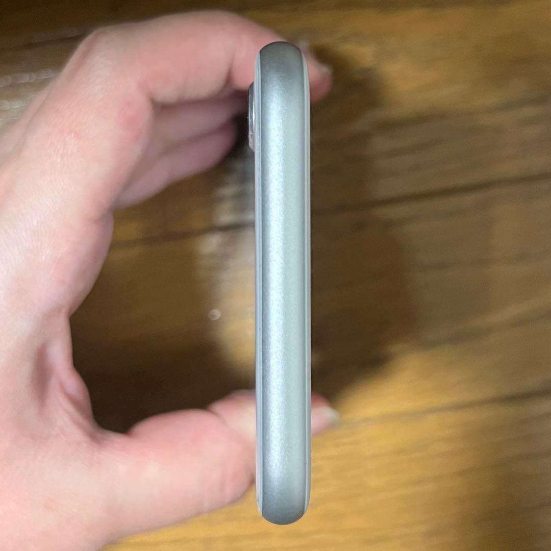 Apple iPhone 8 64GB シルバー SIMロックなし