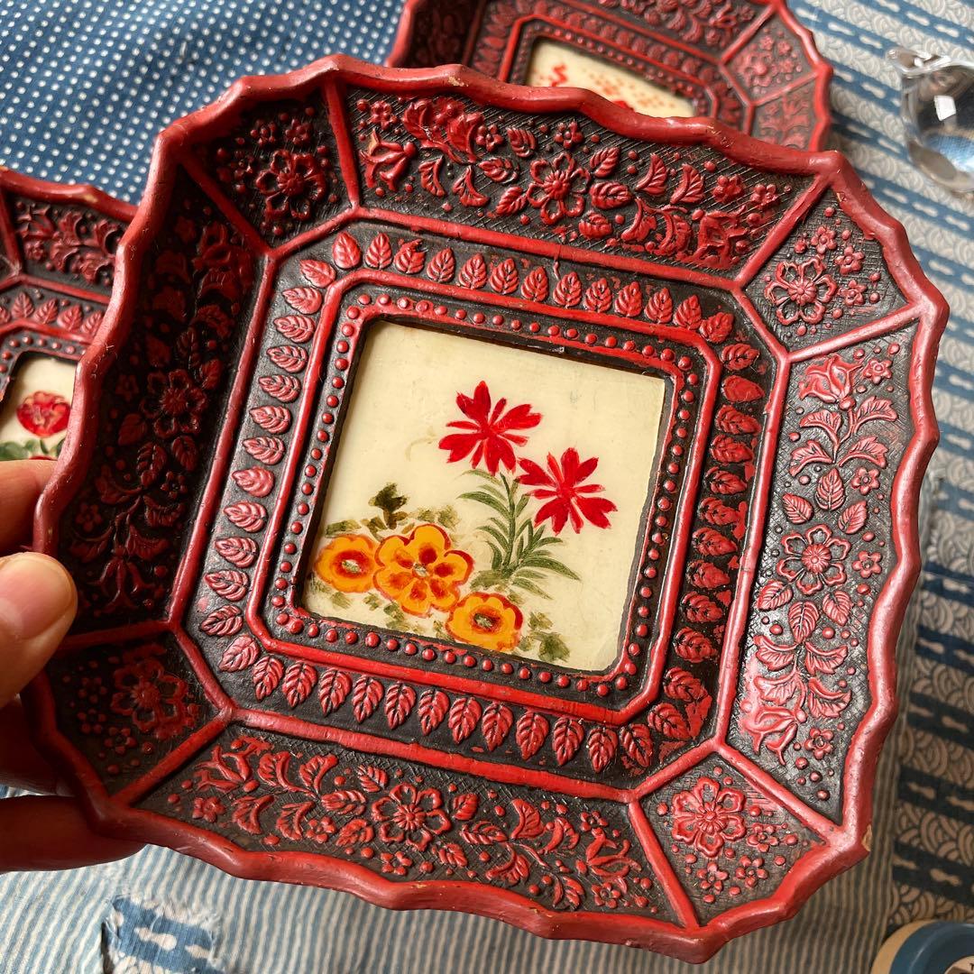 中国美術　堆朱　四角皿 菓子器　牡丹巻物文 彫漆 飾皿 漆器　唐物