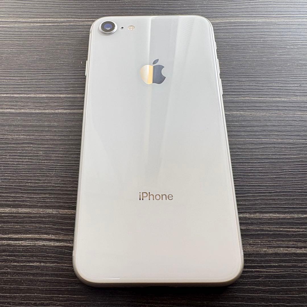 iPhone 8 64GB Silver SIMフリー 中古