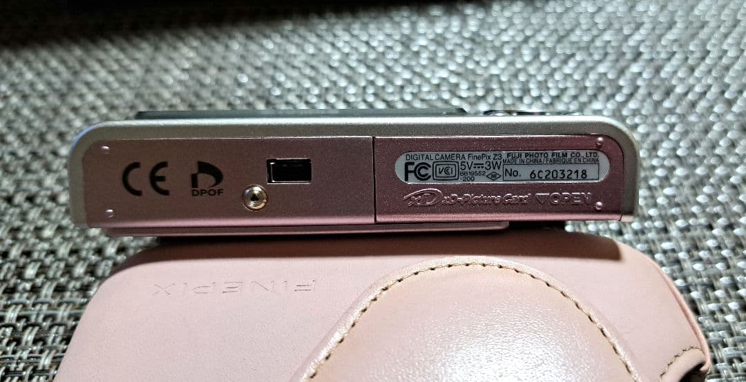FUJIFILM　FinePix Z3 デジタルカメラ