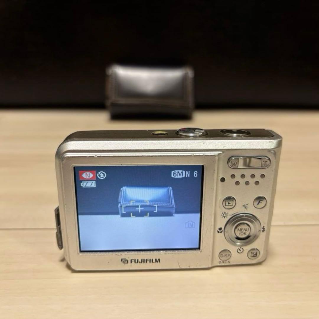 FUJIFILM FinePix F30 コンパクトデジタルカメラ