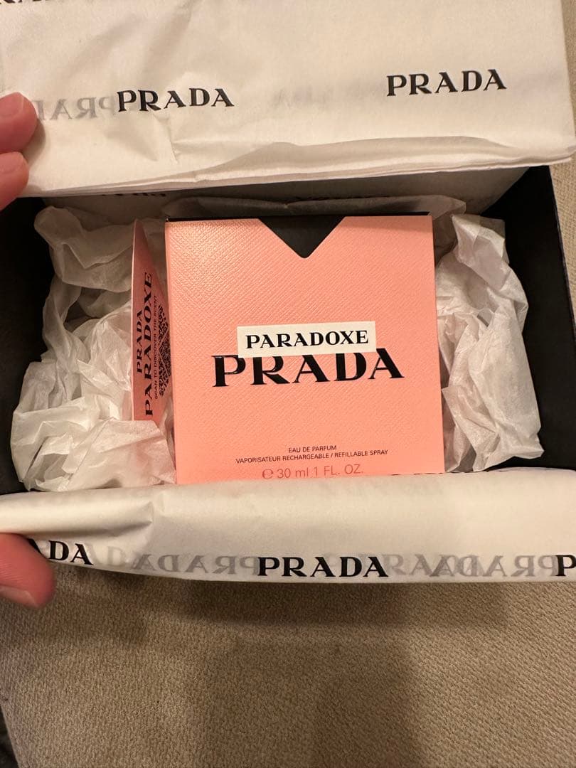 PRADA 女性用香水 三角形ボトル