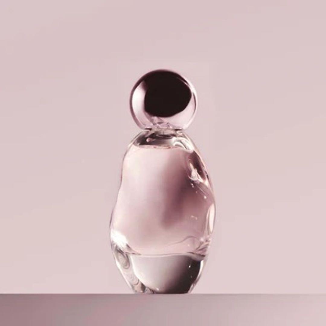 新品未使用✨100ml Kylie cosmeticsフレグランス&コスメポーチ