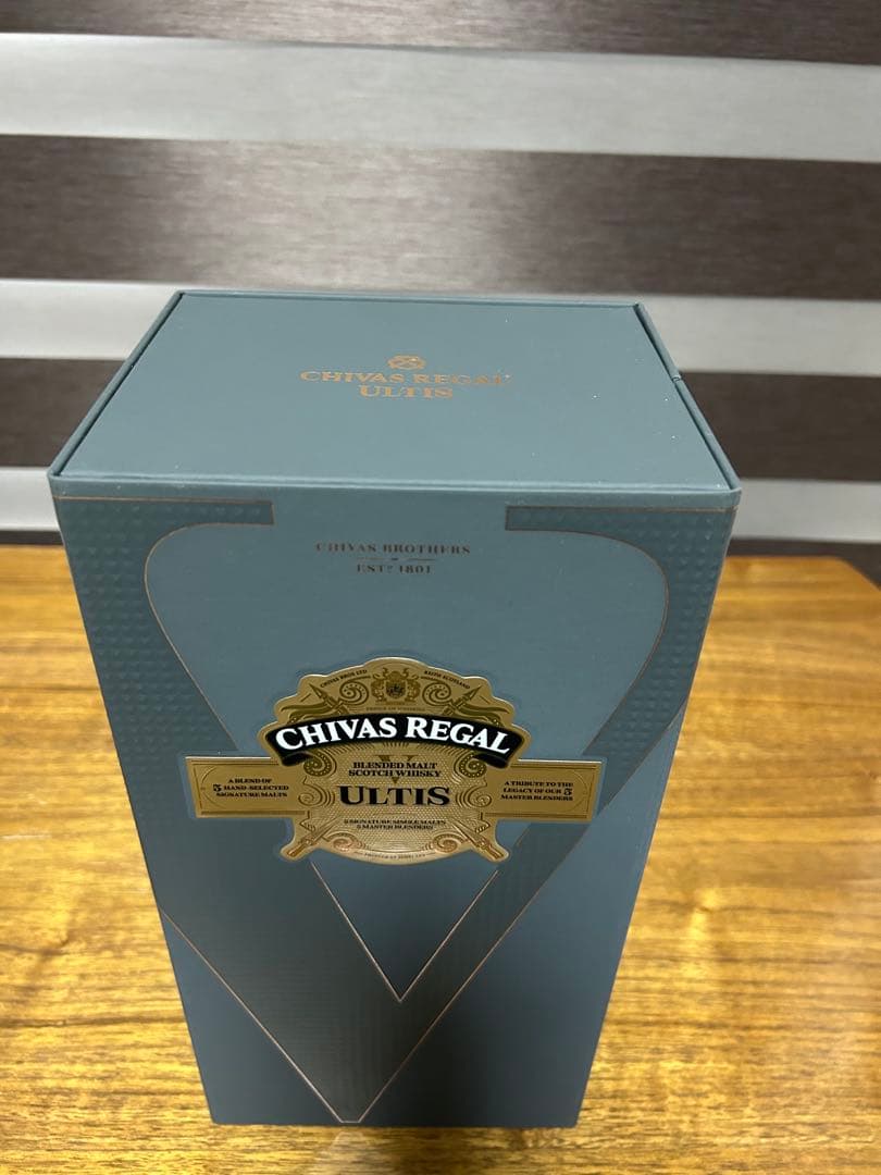 シーバスリーガル　　CHIVAS REGAL ULTIS ギフトボックス入り