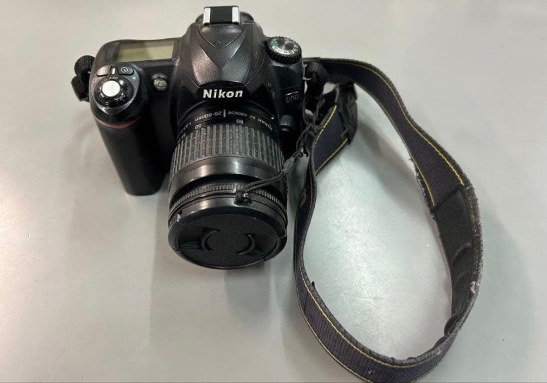 Nikon 一眼レフ　カメラ
