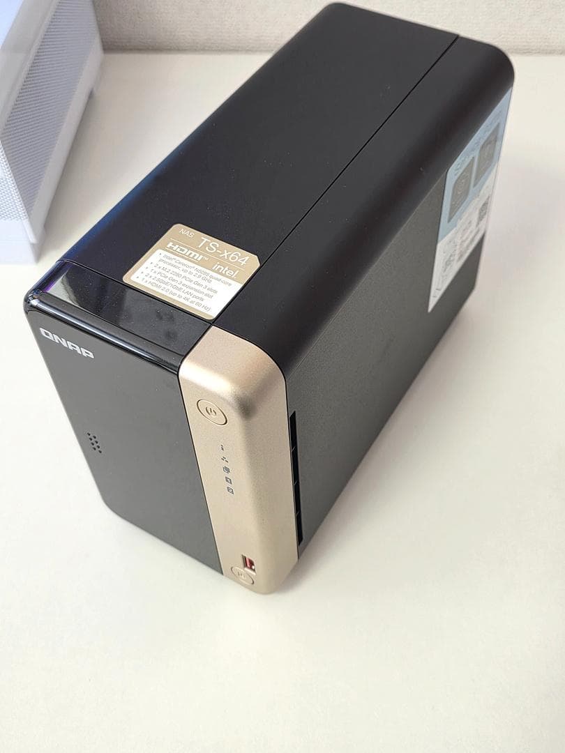 外付けハードディスク・ドライブ QNAP TS-264 8GB NAS