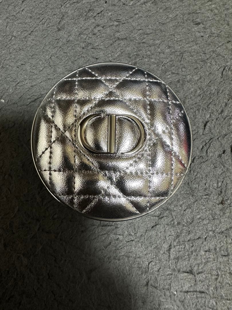 Dior スキンフォーエヴァーグロウルミナイザー06 オパール　シークイン
