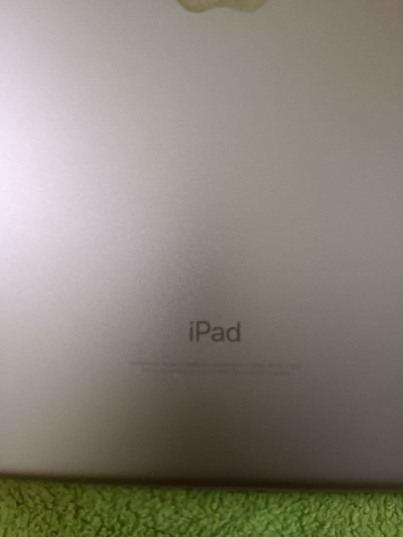 Apple iPad (第5世代) 32GB Wi−Fi+cellular