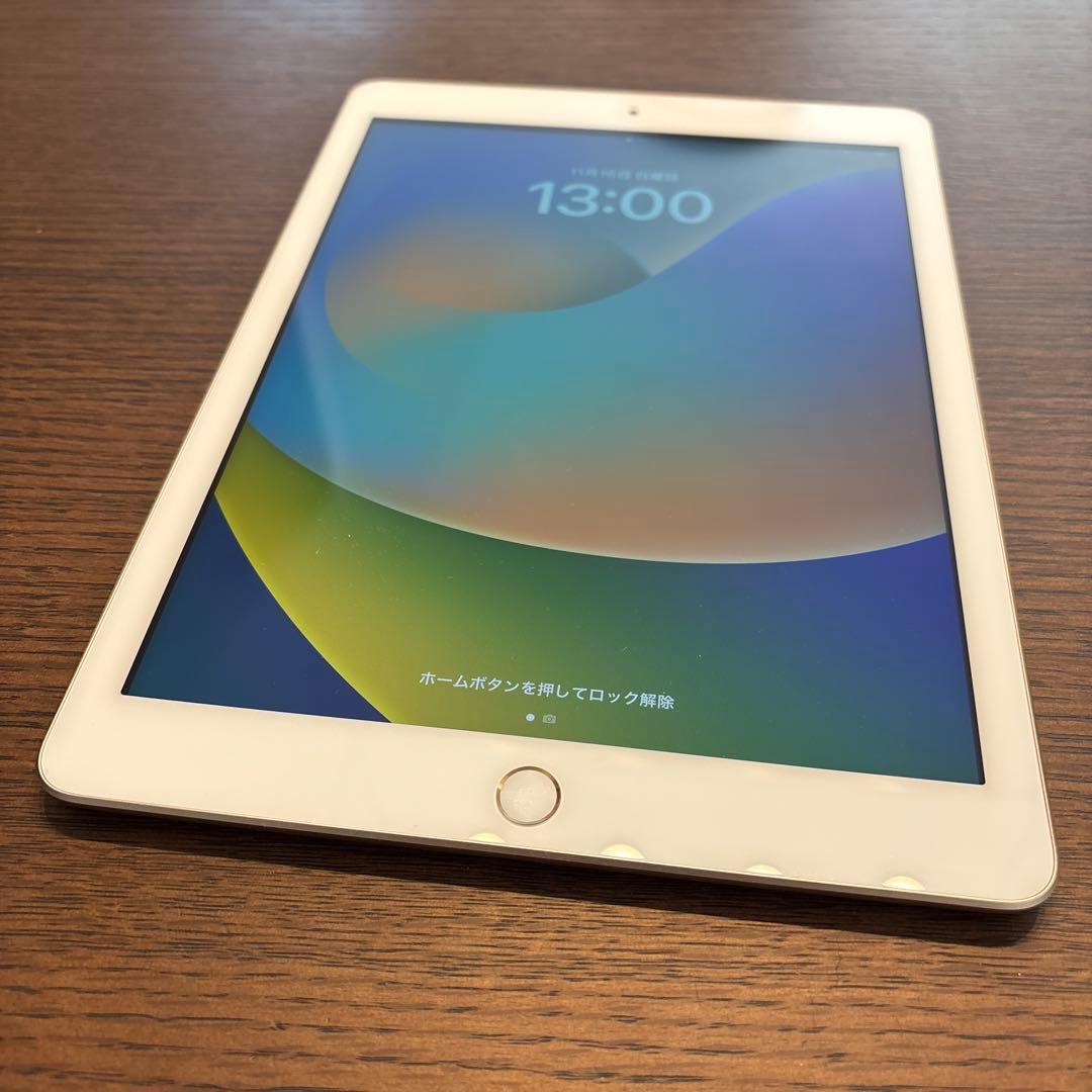 Apple iPad (第5世代) シルバー　A1822