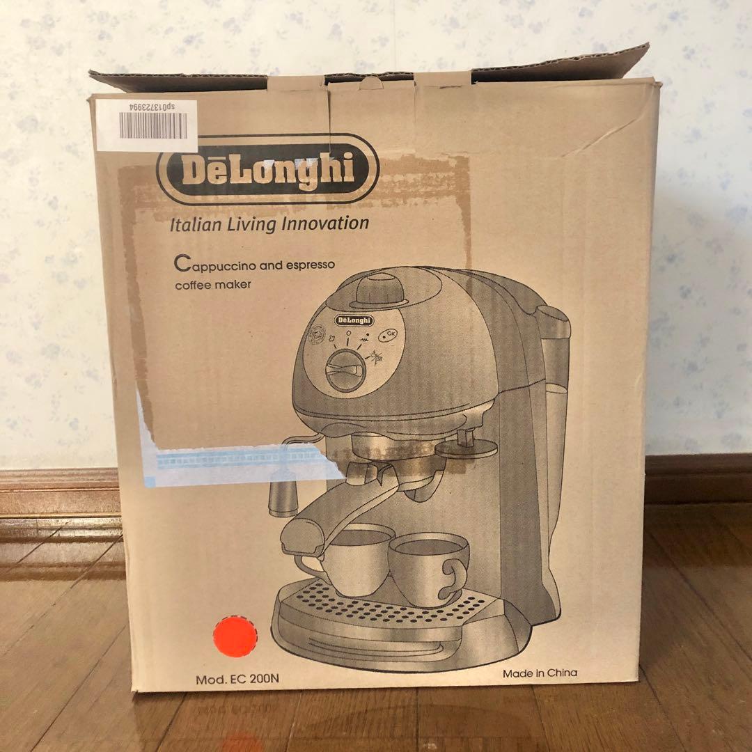 美品【DeLonghi  デロンギ 】エスプレッソ・カプチーノメーカー レッド