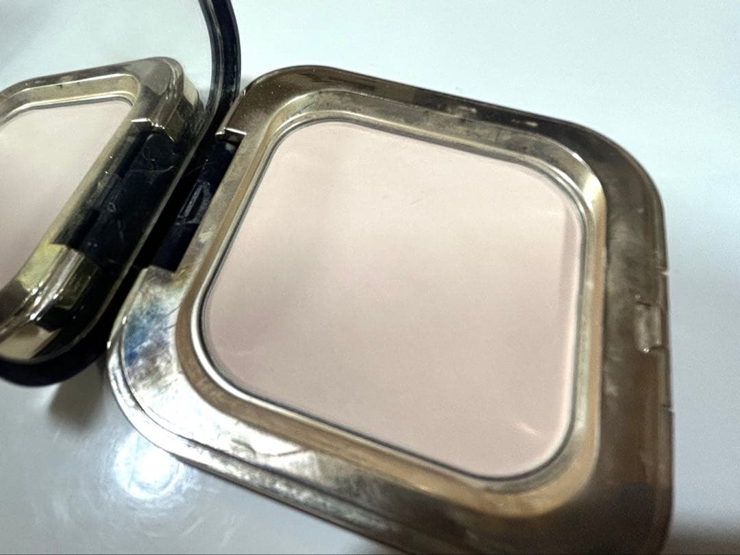 【ここあぱんだ♪】クレドポーボーテ　プードルコンパクトエサンシエルn 5g