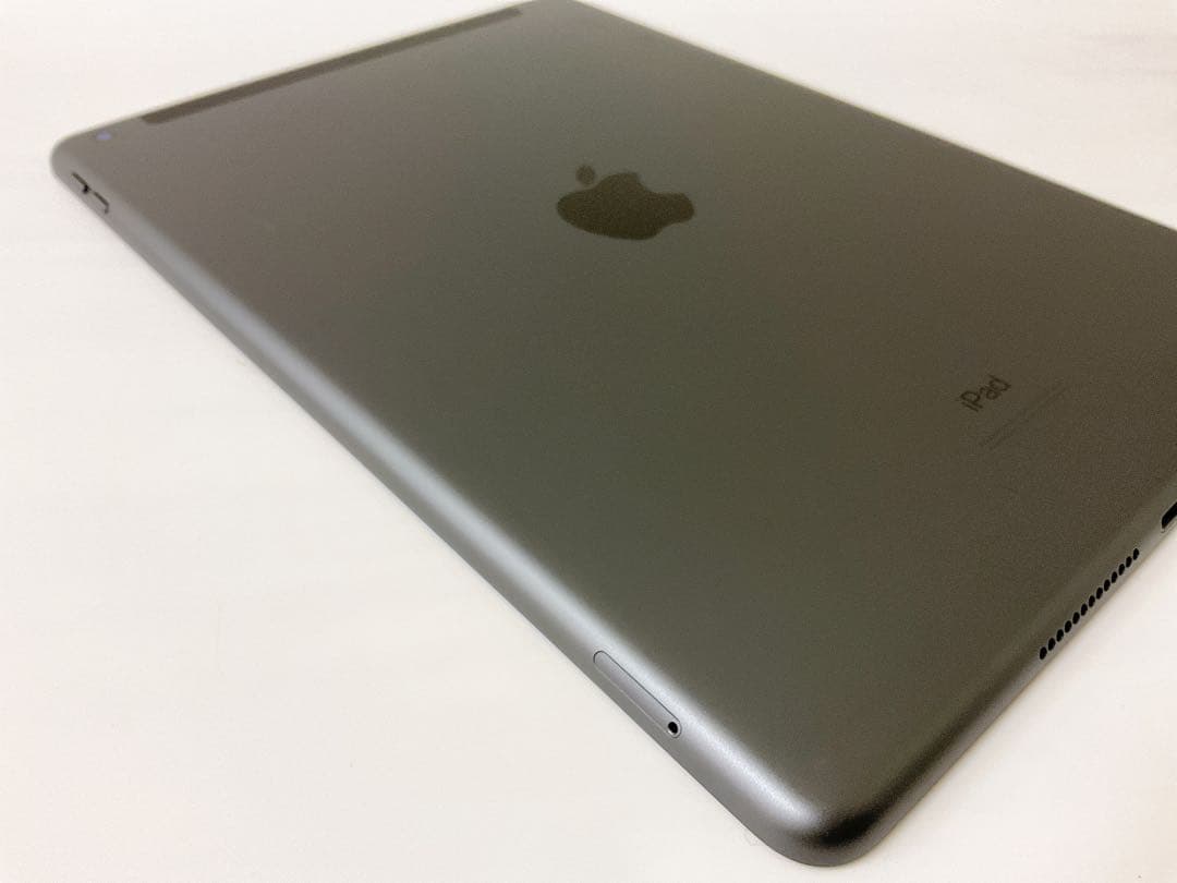 【超美品・BT98％】iPad 第8世代 32GB Cellularモデル
