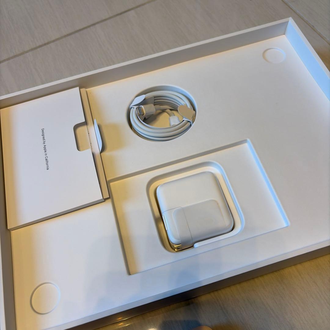 M1 MacBook Air 13.3インチ 8GBメモリ ゴールド