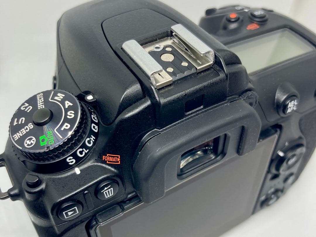【付属品多数、動画制作キット付き】一眼レフカメラ Nikon D7500 ボディ