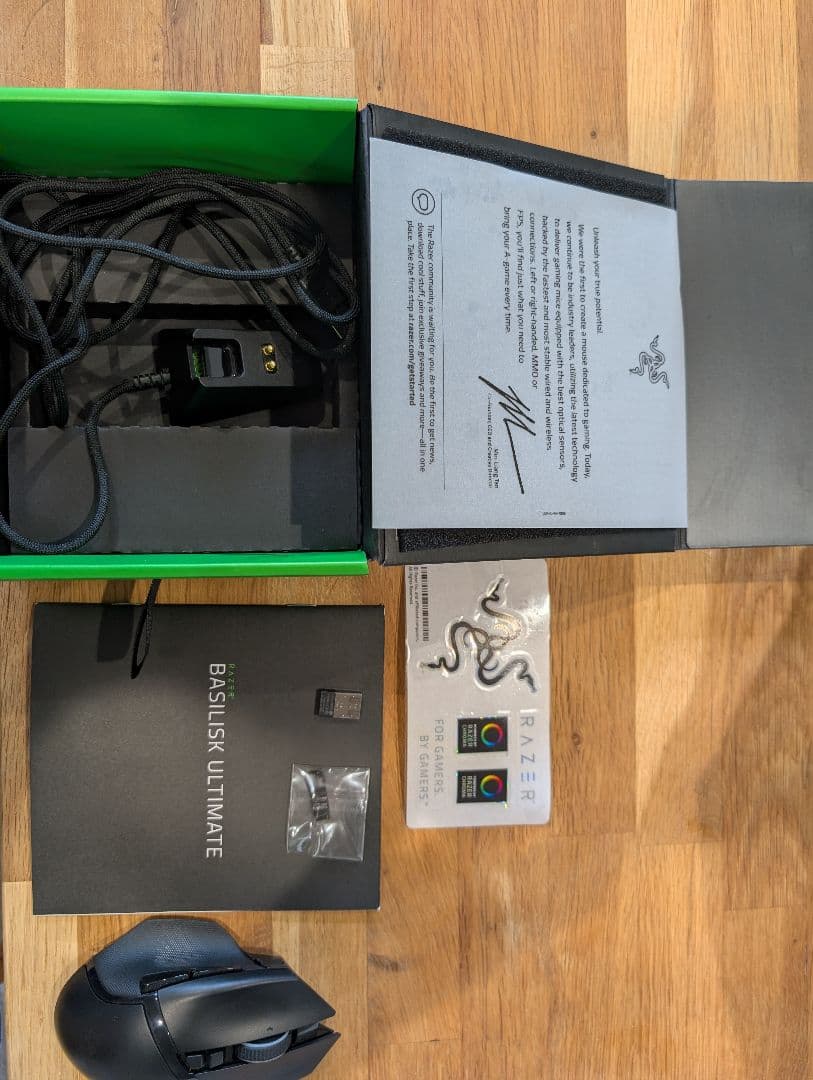 Razer Basilisk ULTIMATE ゲーミングマウス　充電ドック付き