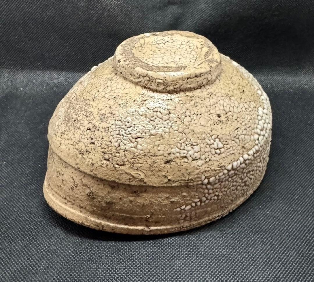 梅花皮沓形茶碗　カイラギ咲き