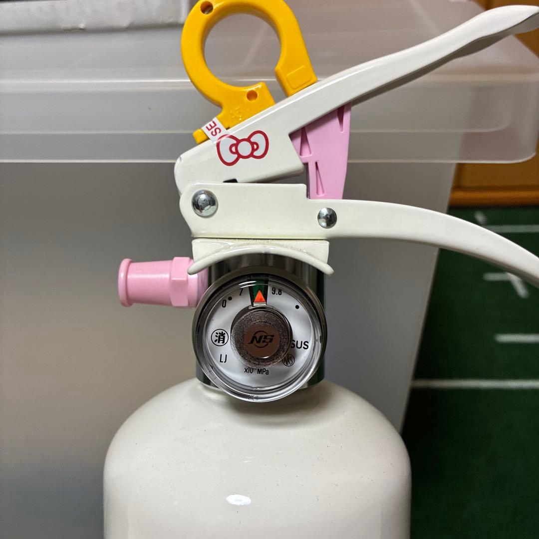 HELLO KITTY 消火器 HK1-WF + 設置台