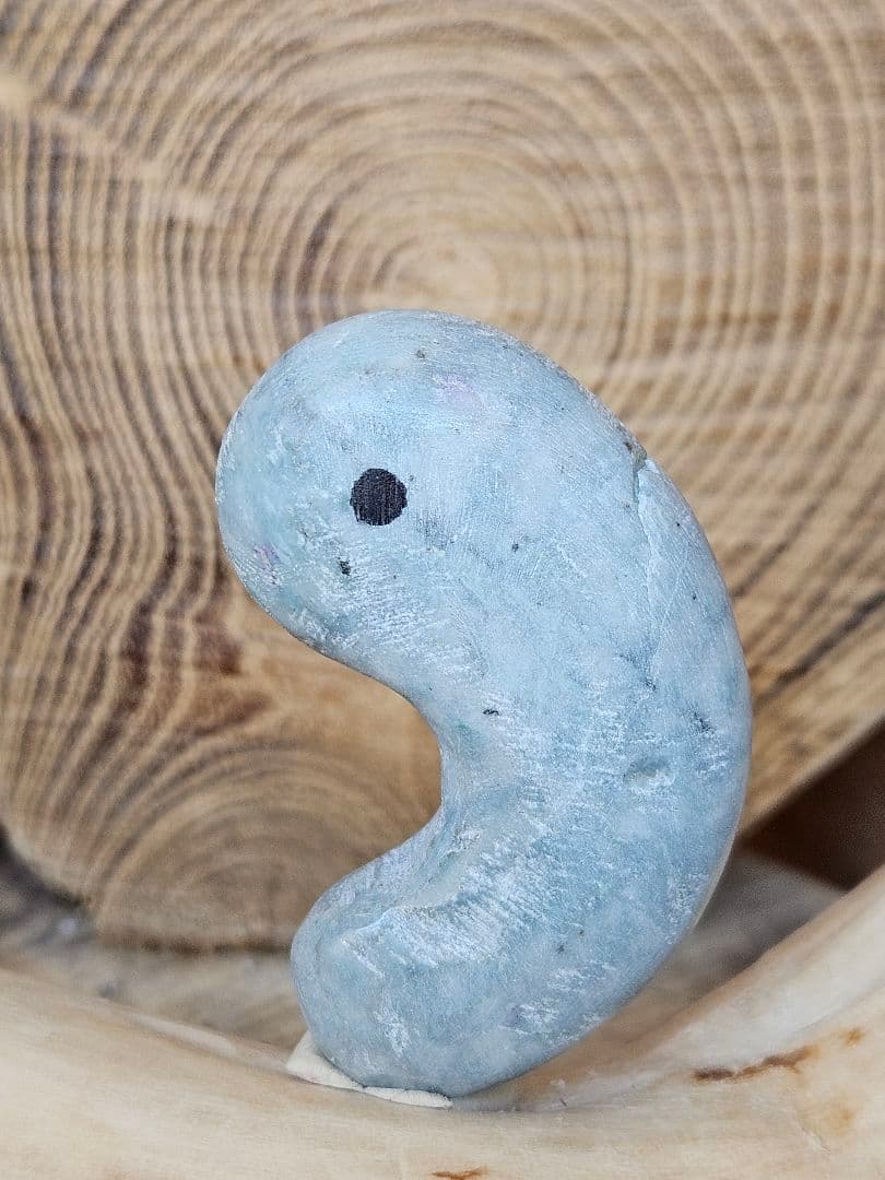 糸魚川　翡翠原石 勾玉