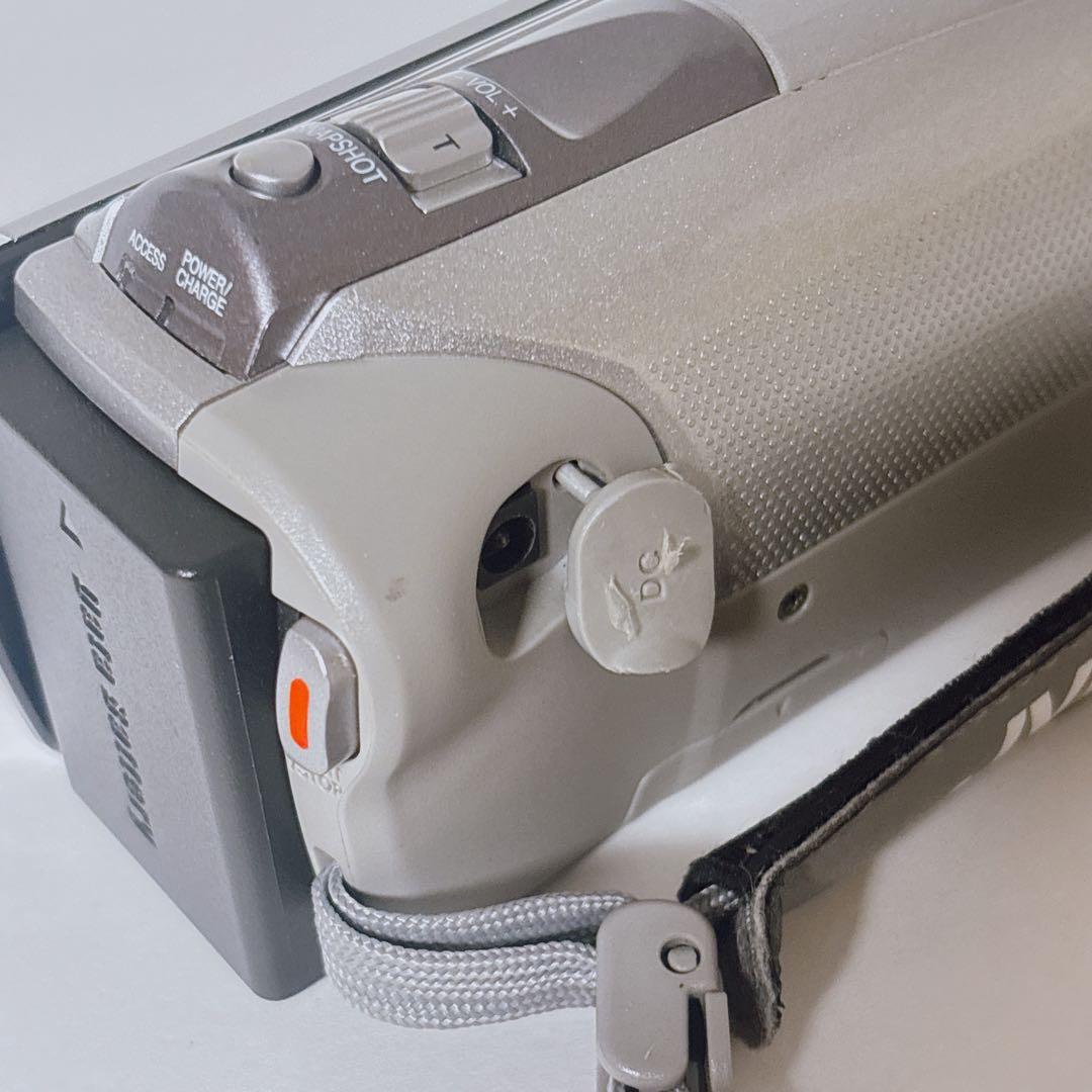 JVCケンウッド ビデオカメラ Everio GZ-E60 予備バッテリー付
