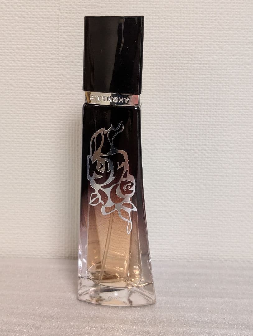 GIVENCHY❖VERY IRRÉSISTIBLE 30ml 香水 ジバンシー