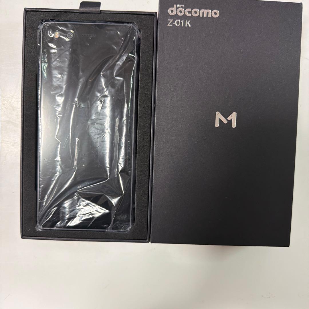 docomo Z-01K ブラック 本体
