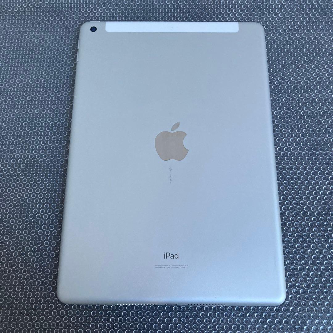 3561【早い者勝ち】電池良好☆iPad8 第8世代 32GB SIMフリー☆
