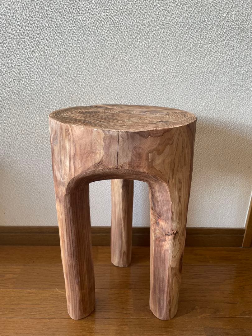 買取予約品　3本足のスツール
