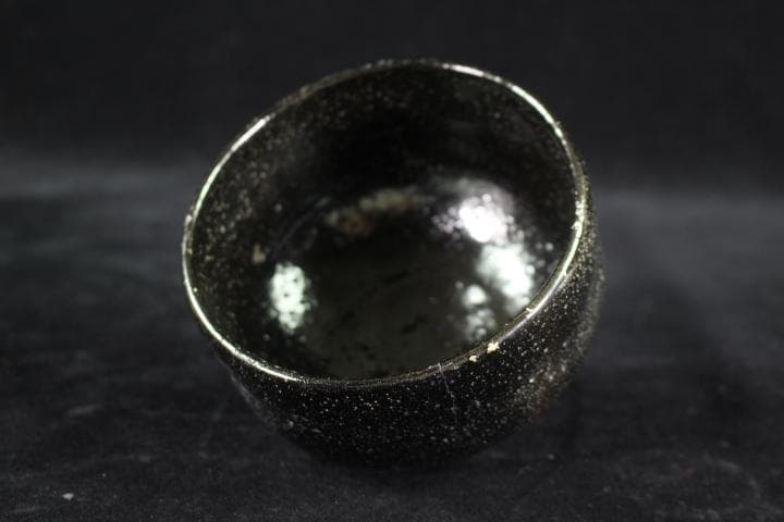 楽吉左衛門六代「左入」黒茶碗 「玄鳥」／直入 極め／十五代鵬雲斎極め花押 仕覆