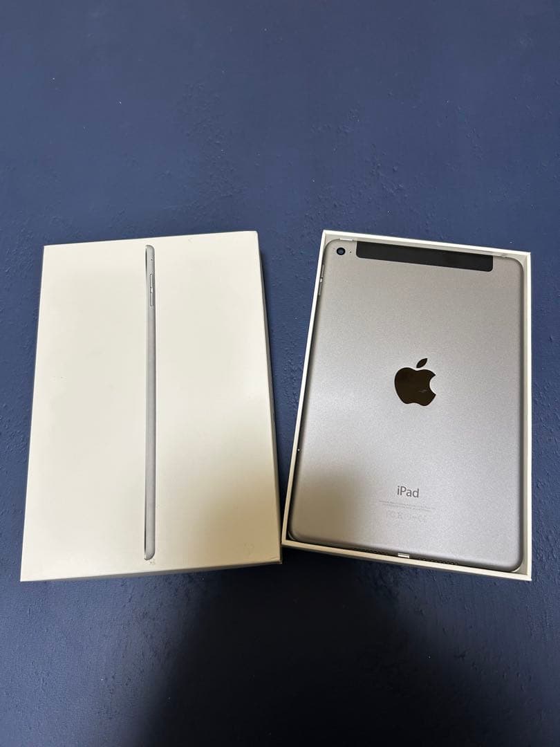 iPad mini 4 Wi-Fi + Cellular au　スペースグレイ