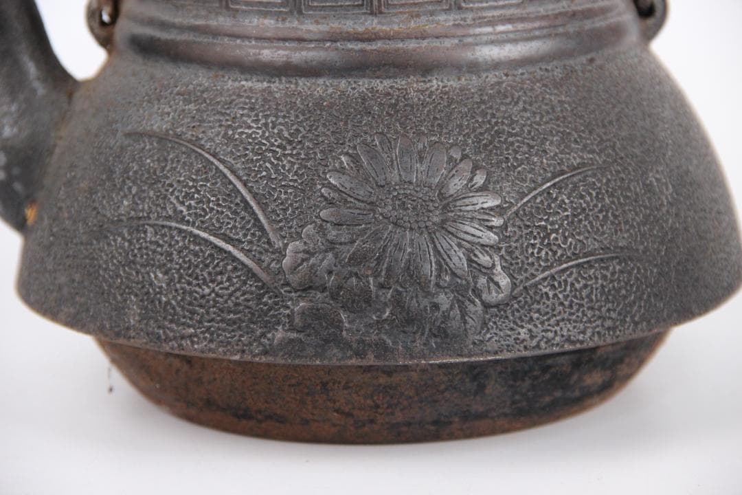 鉄瓶 身在印 正寿堂造 八角 容量約1500ml 　半砂鉄 EU1-21