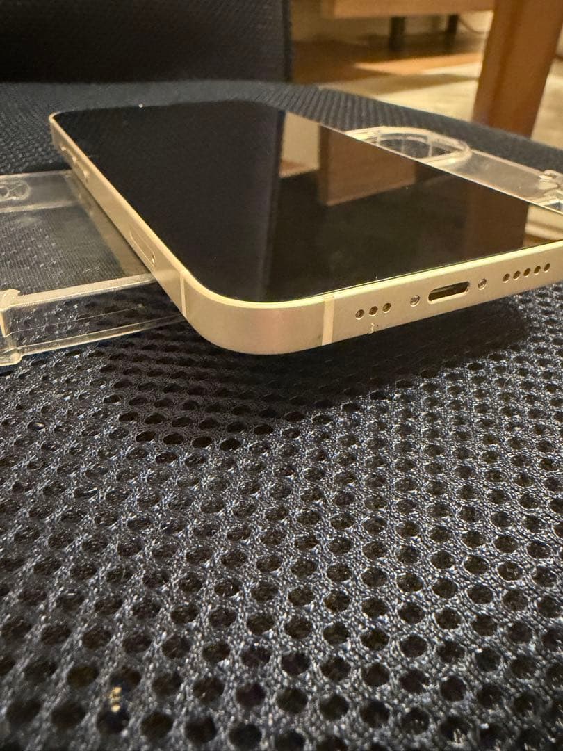 美品バッテリー100% Apple iPhone 13 ホワイト
