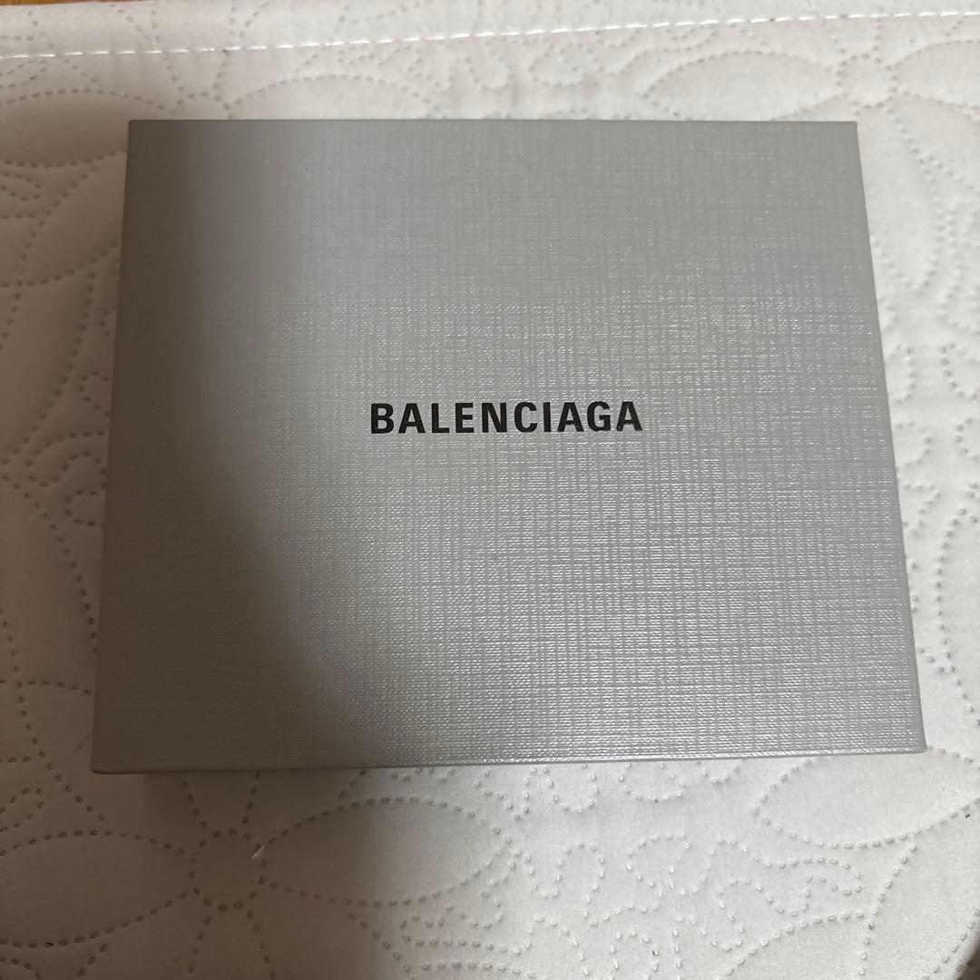 BALENCIAGA iPhoneケース iPhone16、13pro使用可能