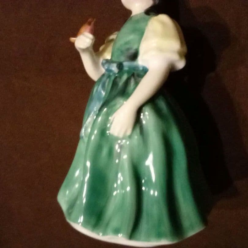 イギリス ロイヤルドルトン 磁器人形 １９７０年代